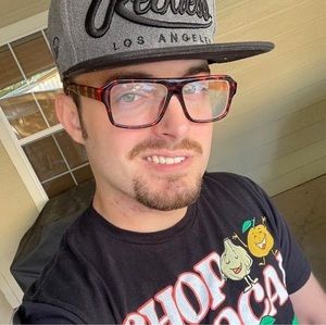 Meet your Posher, Logan